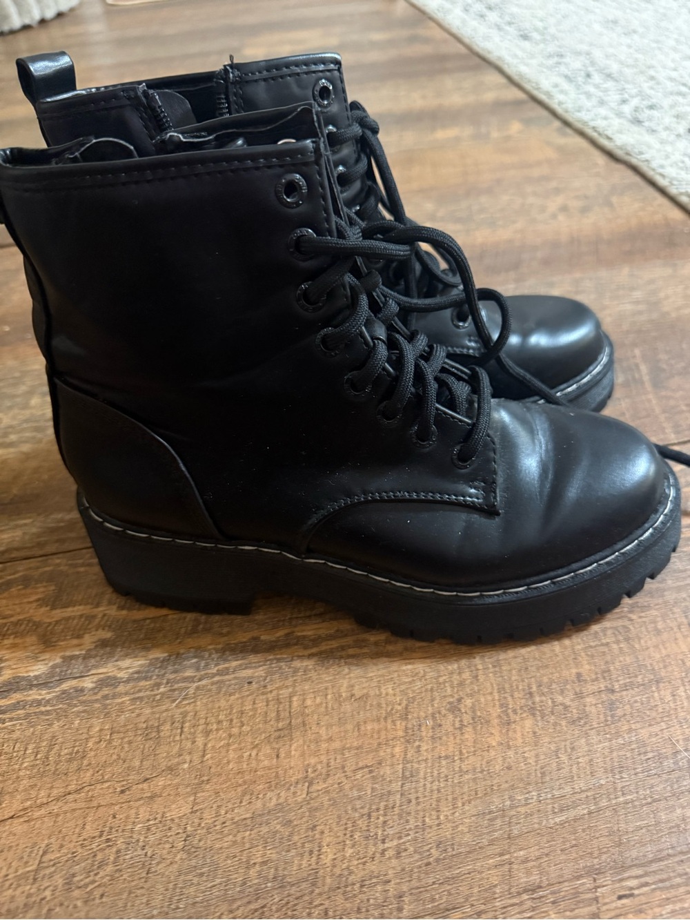 Madden Girl Black Combat Boots Lace Up Lug Sole Women’s Size 6